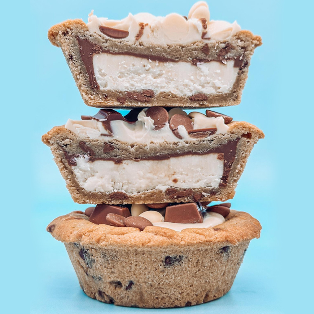 Individual Cookie Pie – Kinder Bar Topped Featured Image