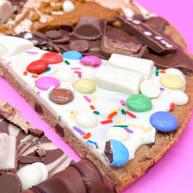 The Ultimate Fully Loaded Cookie Pizza Party Pack Gallery Image